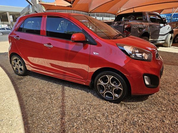 2012 Kia Picanto EX pictures