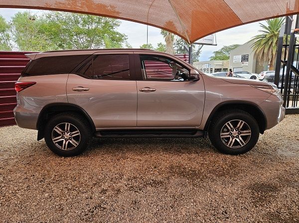 2018 Toyota Fortuner 2.4 GD6 4x4 7 Seater pictures