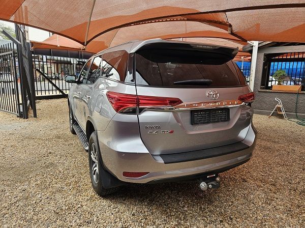 2018 Toyota Fortuner 2.4 GD6 4x4 7 Seater pictures