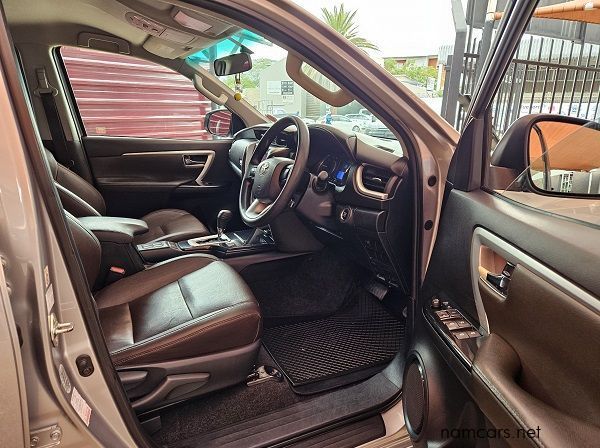 2018 Toyota Fortuner 2.4 GD6 4x4 7 Seater pictures