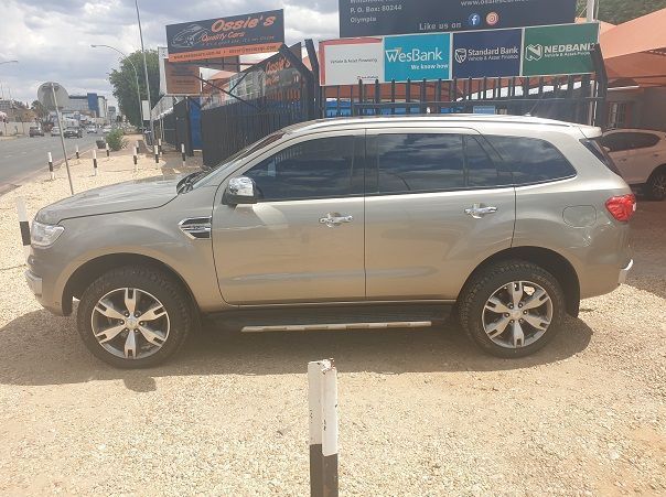 2017 Ford Everest 3.2 Limited 7 Seater pictures