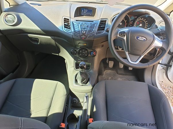 2016 Ford Fiesta 1.0 Ecoboost Trend pictures