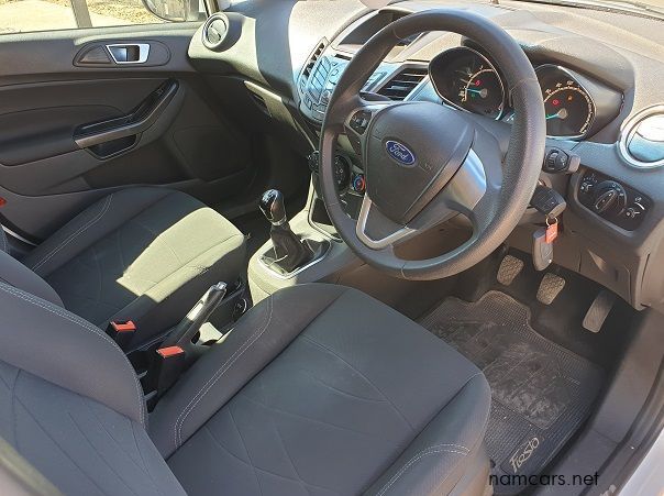 2016 Ford Fiesta 1.0 Ecoboost Trend pictures