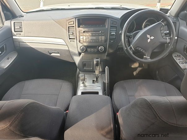 2012 Mitsubishi Pajero 3.0 V6 Exceed pictures