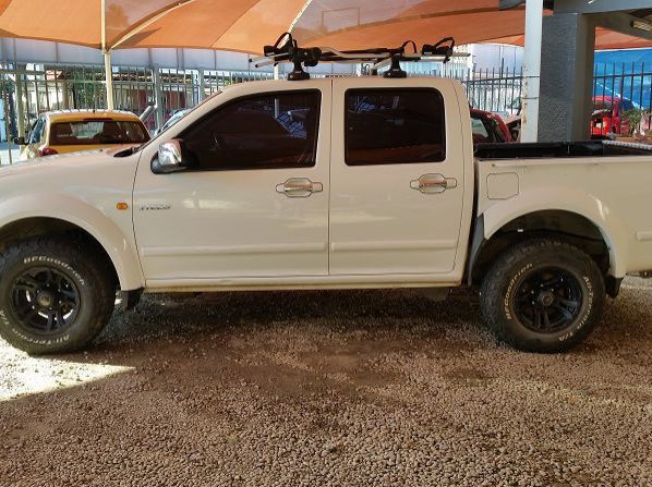 2013 GWM Steed 5 2.5 TCI pictures