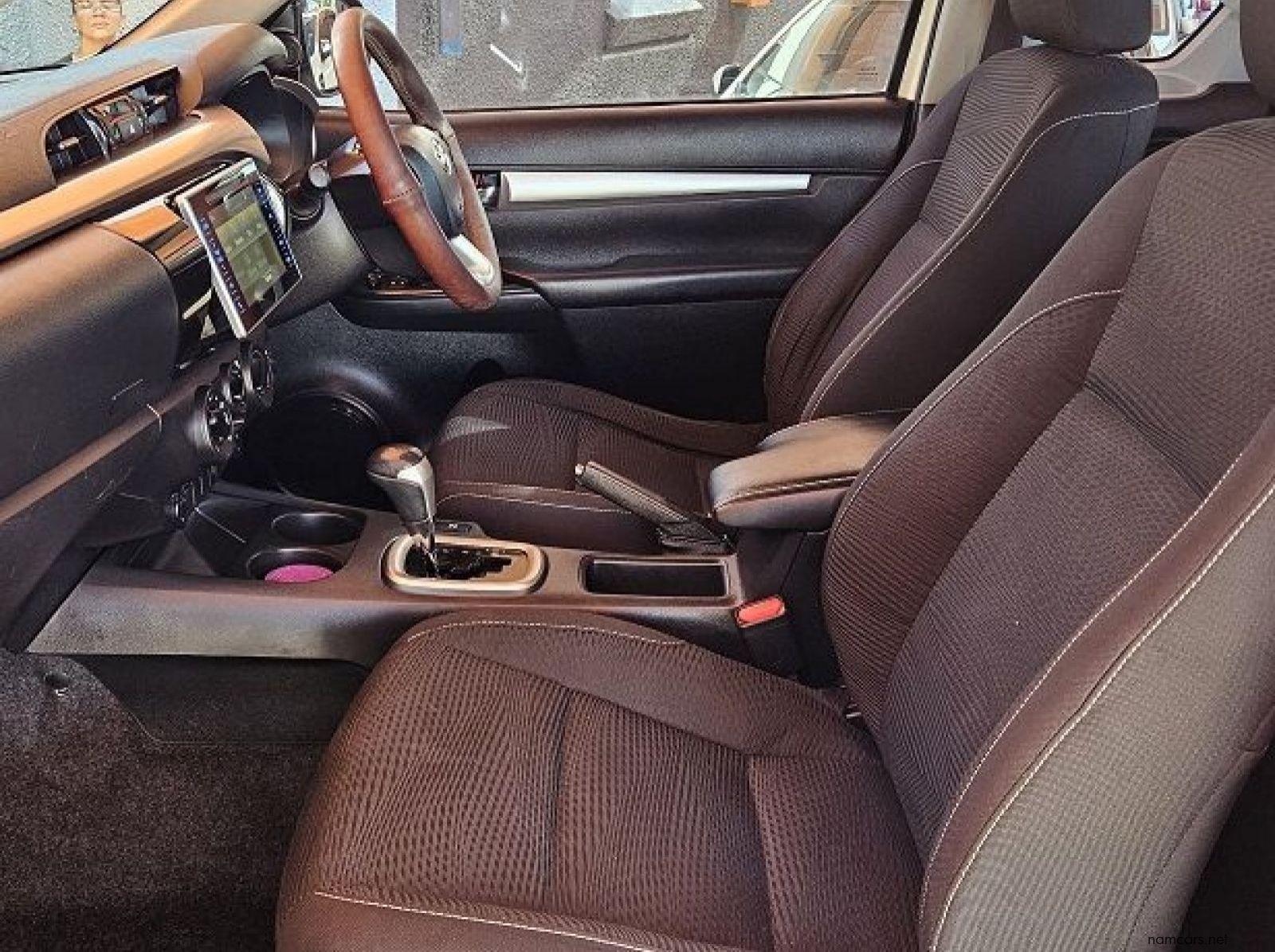 2018 Toyota Hilux Raider GD-6 pictures