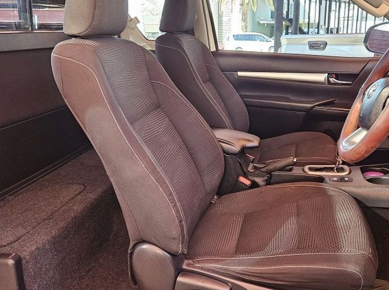 2018 Toyota Hilux Raider GD-6 pictures