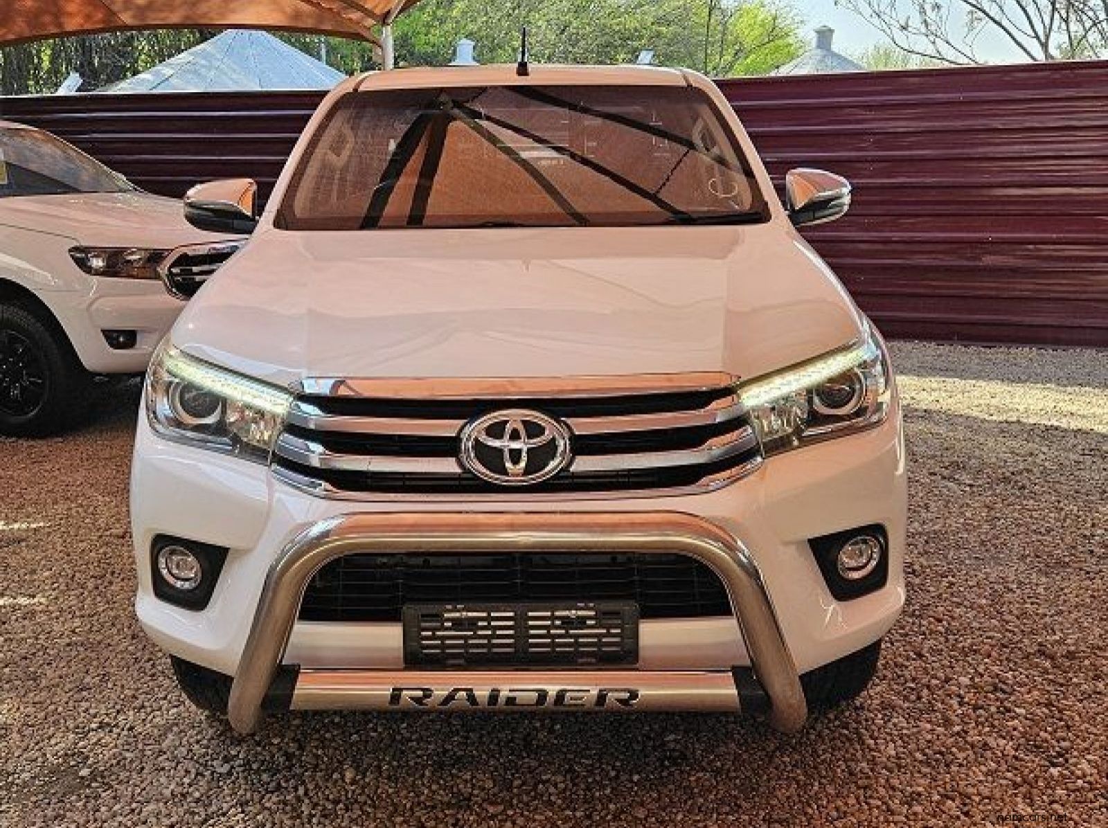 2018 Toyota Hilux Raider GD-6 pictures