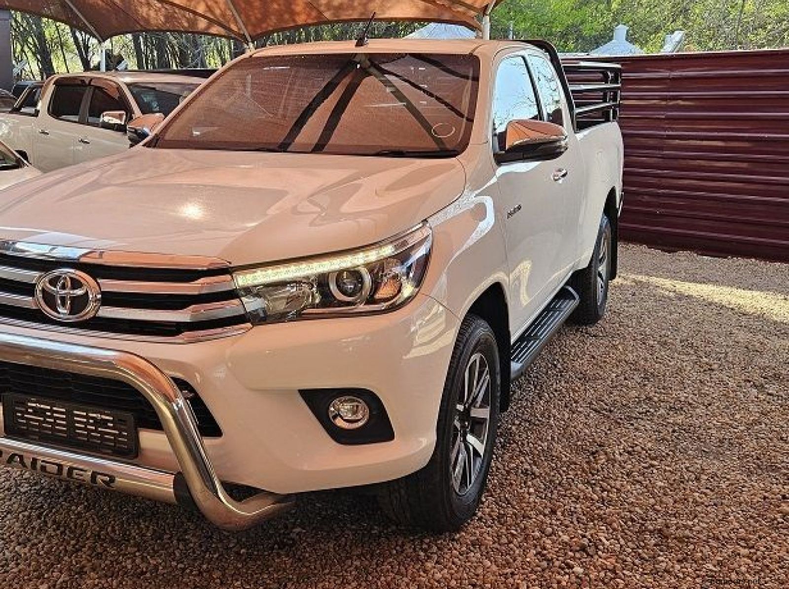 2018 Toyota Hilux Raider GD-6 pictures