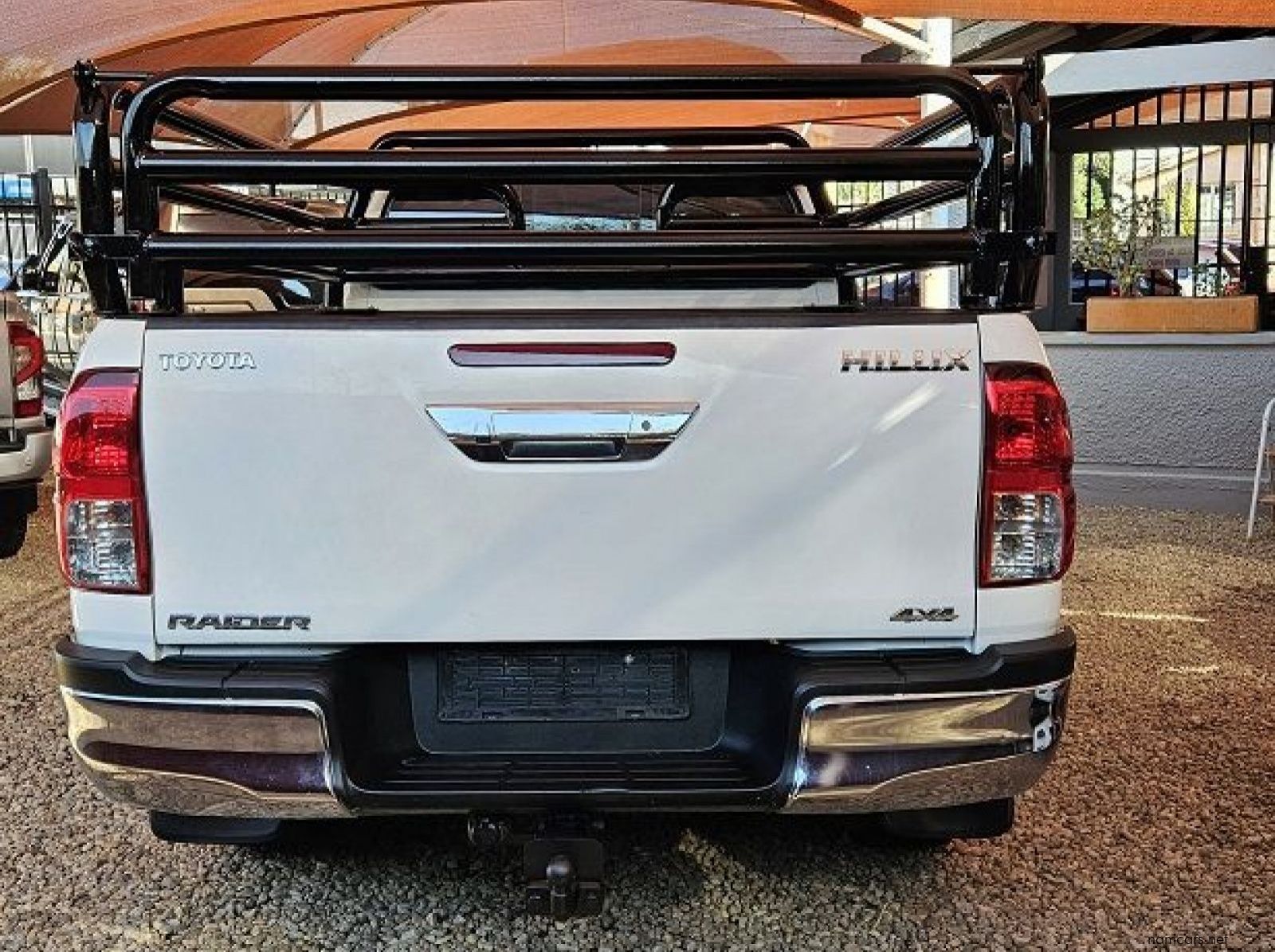 2018 Toyota Hilux Raider GD-6 pictures