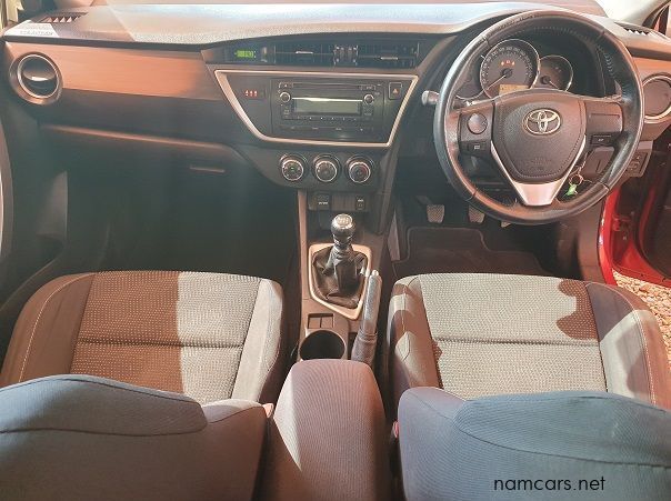 2014 Toyota Auris 1.6 Xi pictures