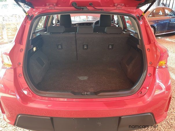 2014 Toyota Auris 1.6 Xi pictures