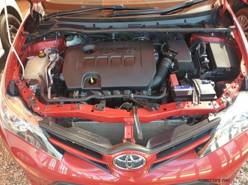 2014 Toyota Auris 1.6 Xi pictures
