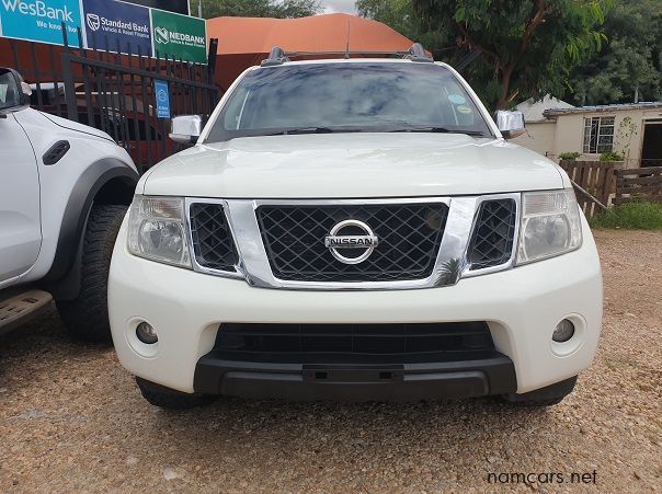 2012 Nissan Navara 2.5 DCI D/C 4x4 pictures