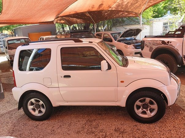 2012 Suzuki Jimny 1.3 Man 4x4 pictures