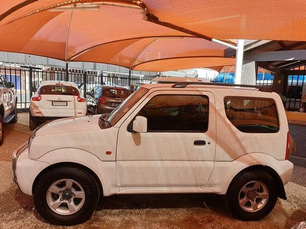 2012 Suzuki Jimny 1.3 Man 4x4 pictures