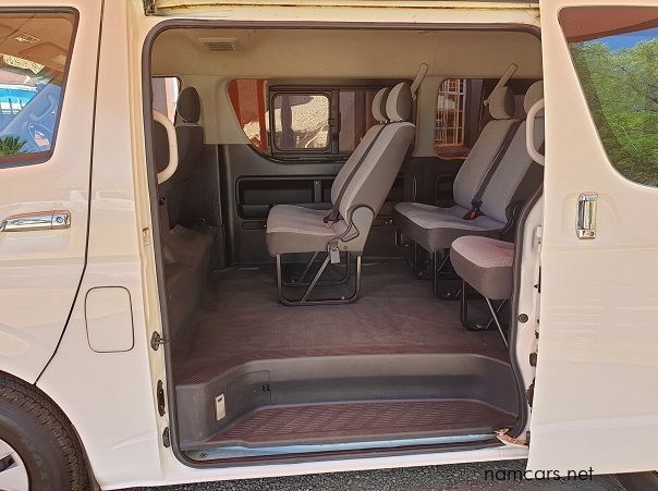 2015 Toyota Quantum GL 10 Seater pictures