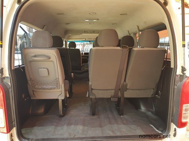 2015 Toyota Quantum GL 10 Seater pictures