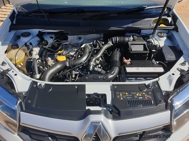 2017 Renault Sandero 900T Stepway pictures