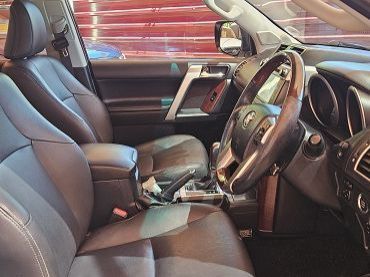 2016 Toyota Prado 3.0 VX 7 Seater pictures