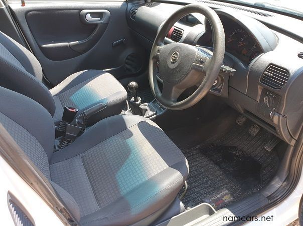 2011 Opel Corsa pictures