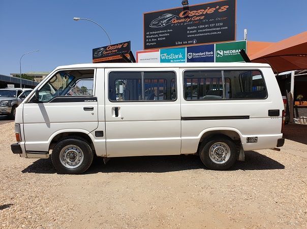 2002 Toyota HiAce pictures