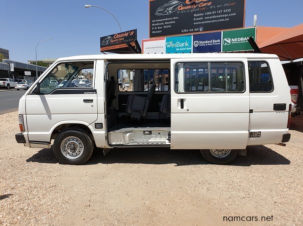 2002 Toyota HiAce pictures