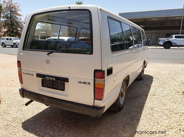 2002 Toyota HiAce pictures