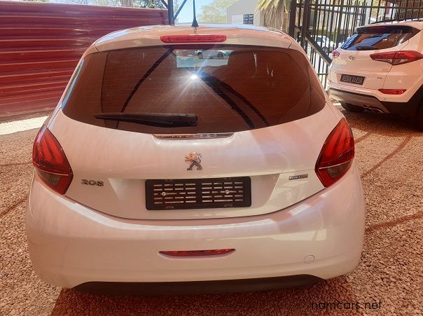 2018 Peugeot 208 Active Puretech pictures