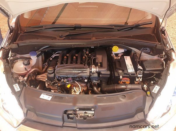 2018 Peugeot 208 Active Puretech pictures