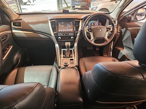 2020 Mitsubishi Pajero Sport Exceed 7 Seater 4x4 F/Lift pictures