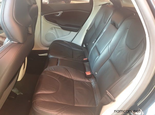 2014 Volvo V40 D2 pictures