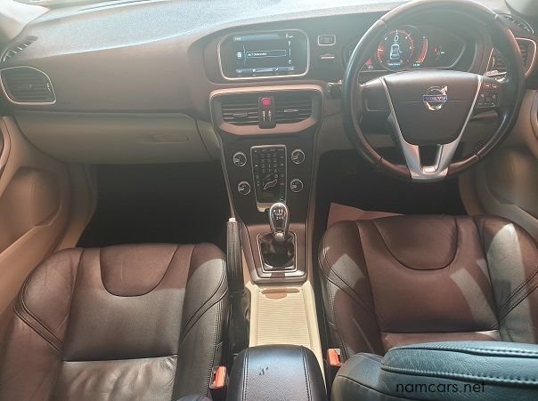 2014 Volvo V40 D2 pictures