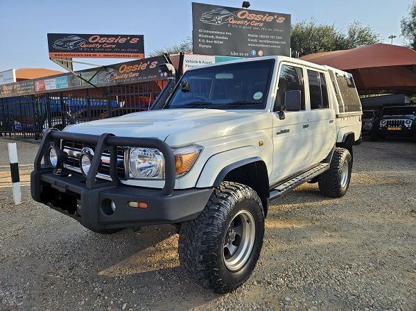 2018 Toyota Landcruiser 4.0 V6 D/C 4x4 pictures