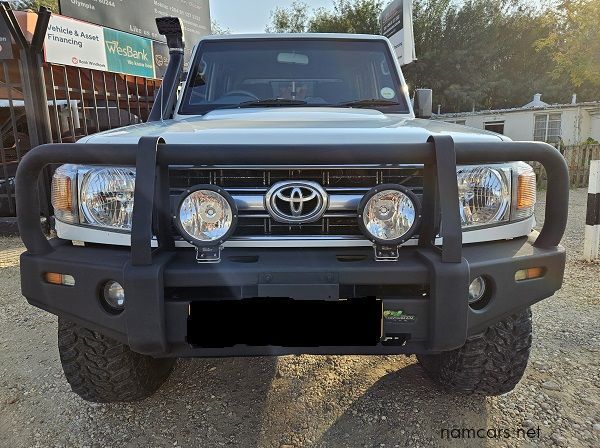 2018 Toyota Landcruiser 4.0 V6 D/C 4x4 pictures