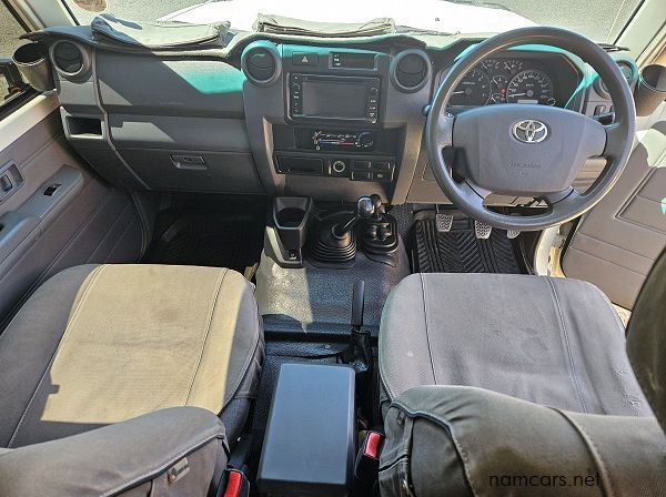 2018 Toyota Landcruiser 4.0 V6 D/C 4x4 pictures