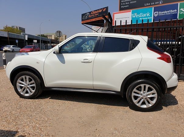 2011 Nissan Juke 1.6 T Acenta pictures