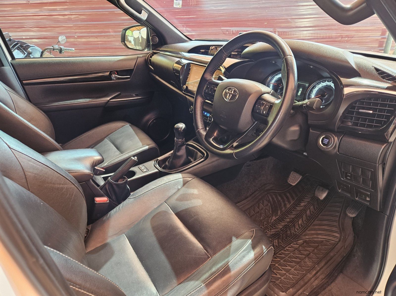 2020 Toyota Hilux Ledgend 50 pictures