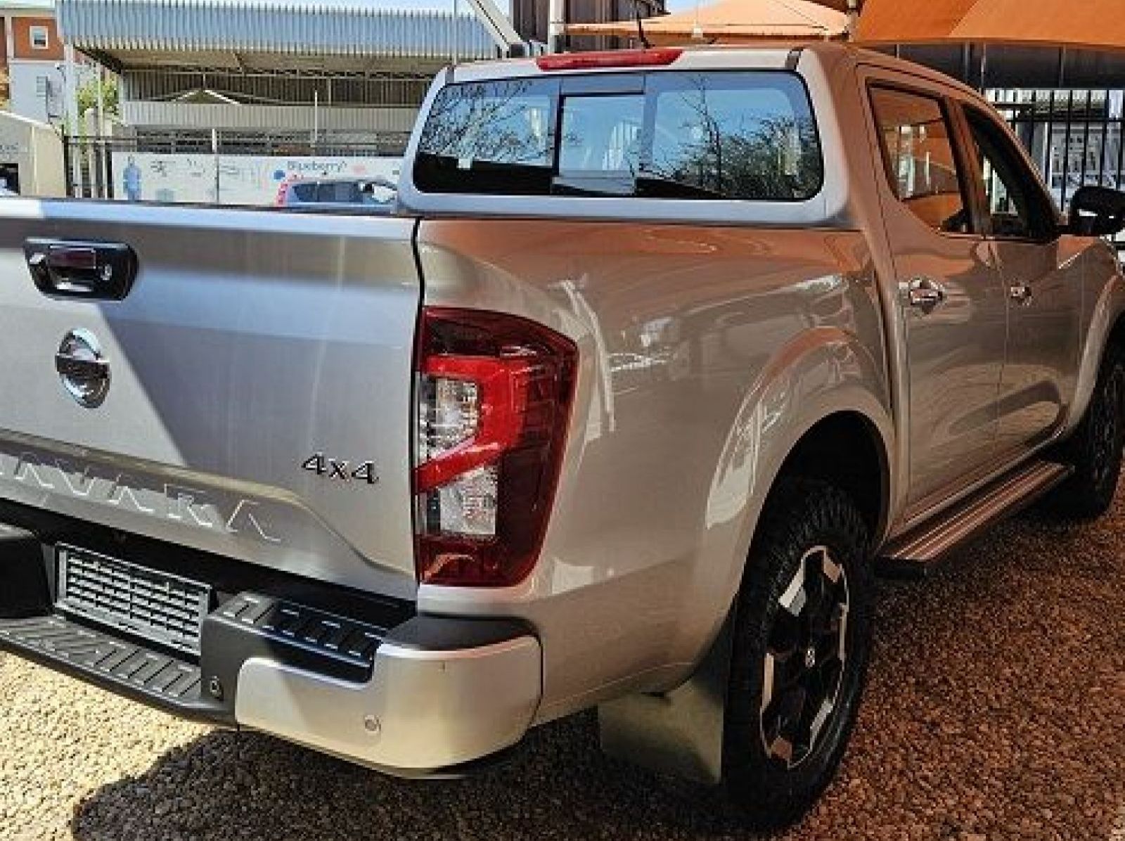 2023 Nissan Navara DDTi LE Plus pictures