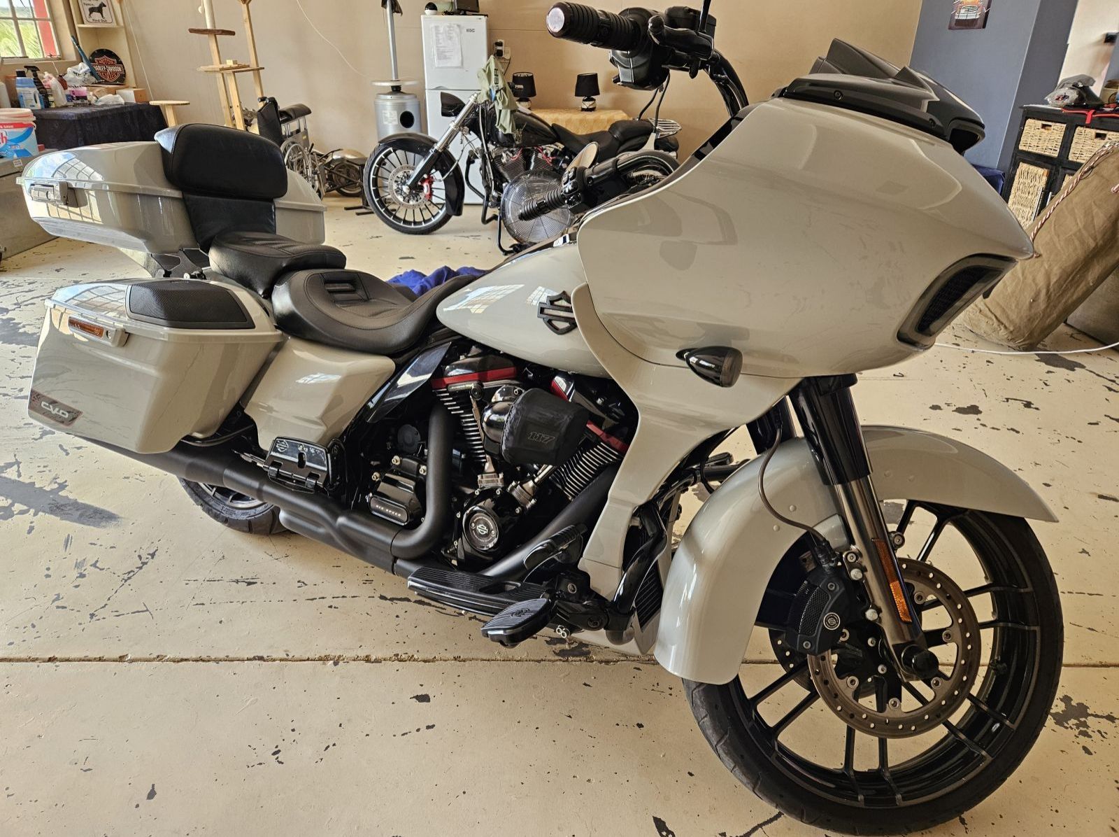 Used Harley-Davidson Road Glide 117 CVO  for sale in Windhoek, Namibia