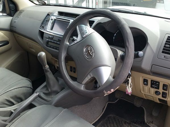 2012 Toyota Fortuner pictures