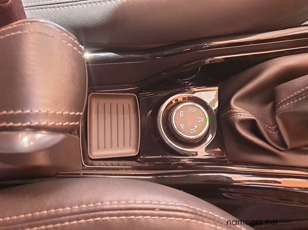 2017 Peugeot 2008 Allure pictures