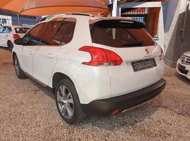 2017 Peugeot 2008 Allure pictures