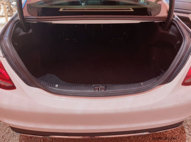 2017 Mercedes-Benz C250 Avangard pictures