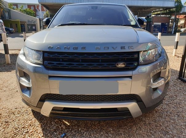 2013 Land Rover Range Rover Evoque SI4 Dynamic pictures