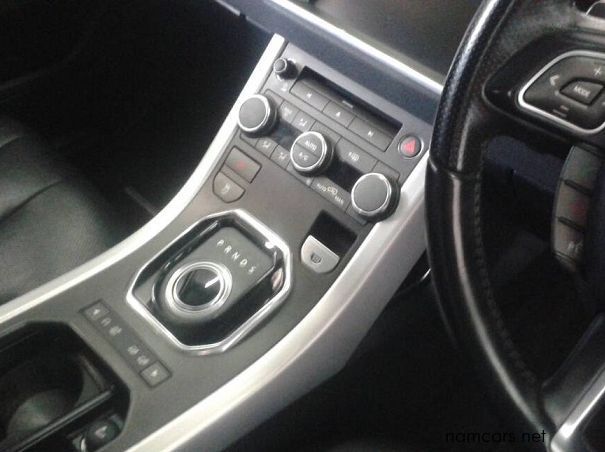 2013 Land Rover Range Rover Evoque SI4 Dynamic pictures