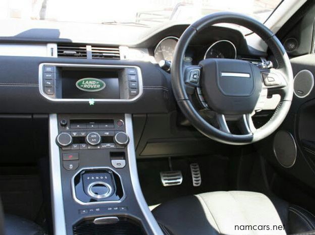 2013 Land Rover Range Rover Evoque SI4 Dynamic pictures