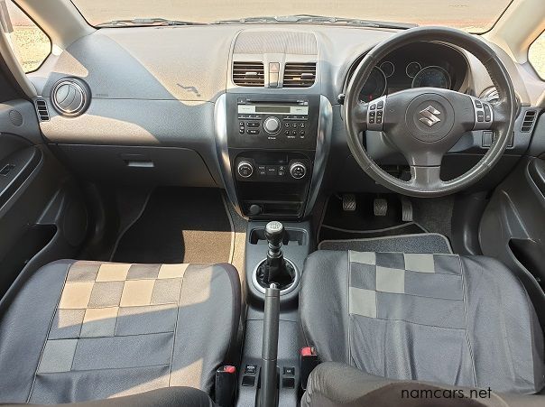 2010 Suzuki SX 4 GL AWD pictures