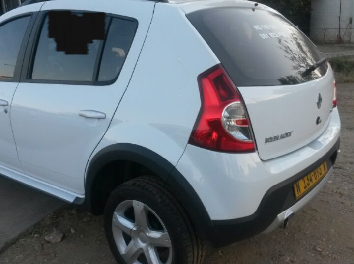 2013 Renault Sandero Stepway pictures