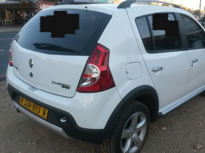 2013 Renault Sandero Stepway pictures